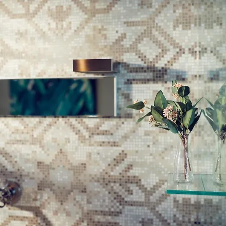 Huisjes Aan De Amstel - Your Away From *