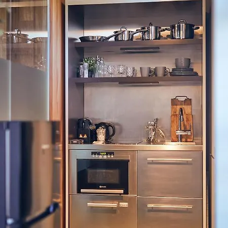 Huisjes Aan De Amstel - Your Away From *