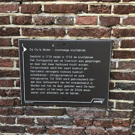 Huisjes Aan De Amstel - Your Away From *