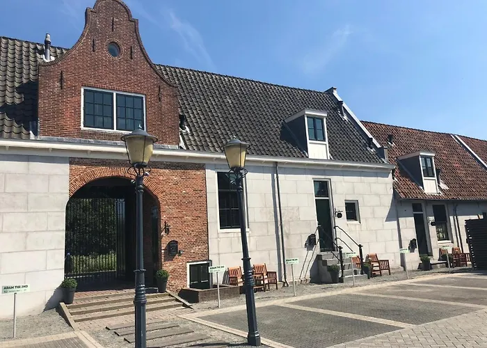 Huisjes Aan De Amstel - Your Away From *