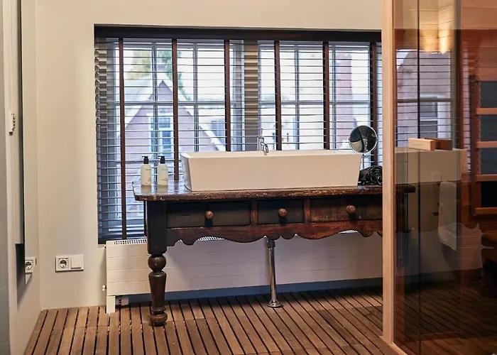 Huisjes Aan De Amstel - Your Away From