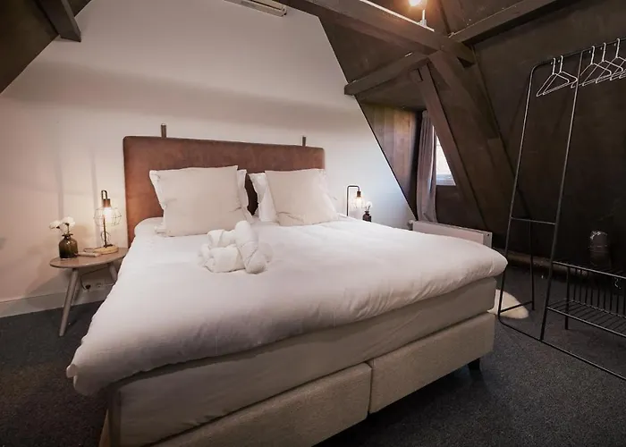 Huisjes Aan De Amstel - Your Away From *