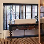 Huisjes Aan De Amstel - Your Away From